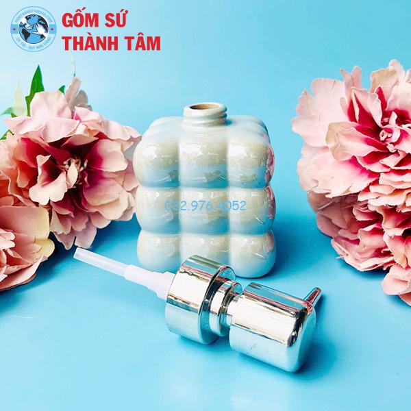 Bình xịt phòng tắm mem dáng vuông