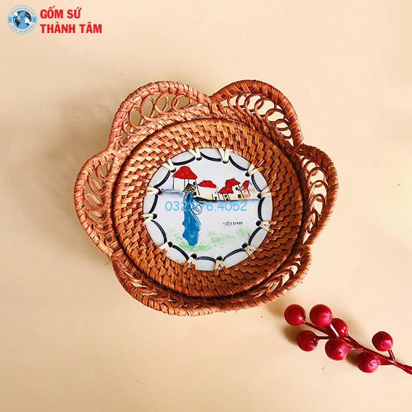 Đĩa sứ viền mây tre đan giỏ hoa quả