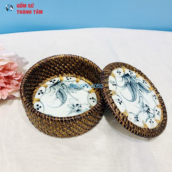 Đĩa sứ viền mây tre đan hộp tròn