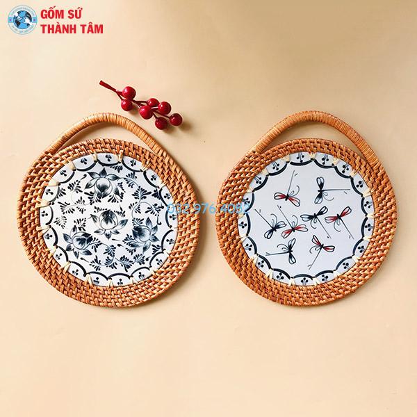 Đĩa sứ viền mây tre đan tròn treo