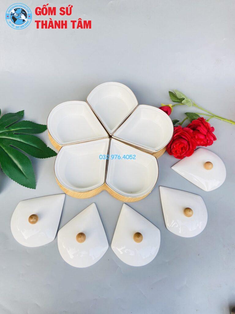 Khay đựng mứt kẹo hoa mai
