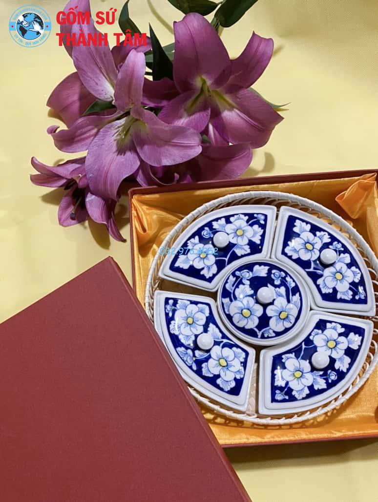 Khay đựng cơm có nắp sứ mẫu đa dạng