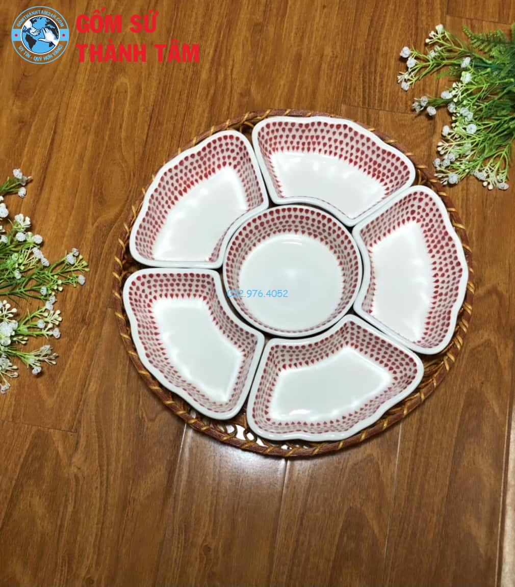 Khay đựng cơm đỏ