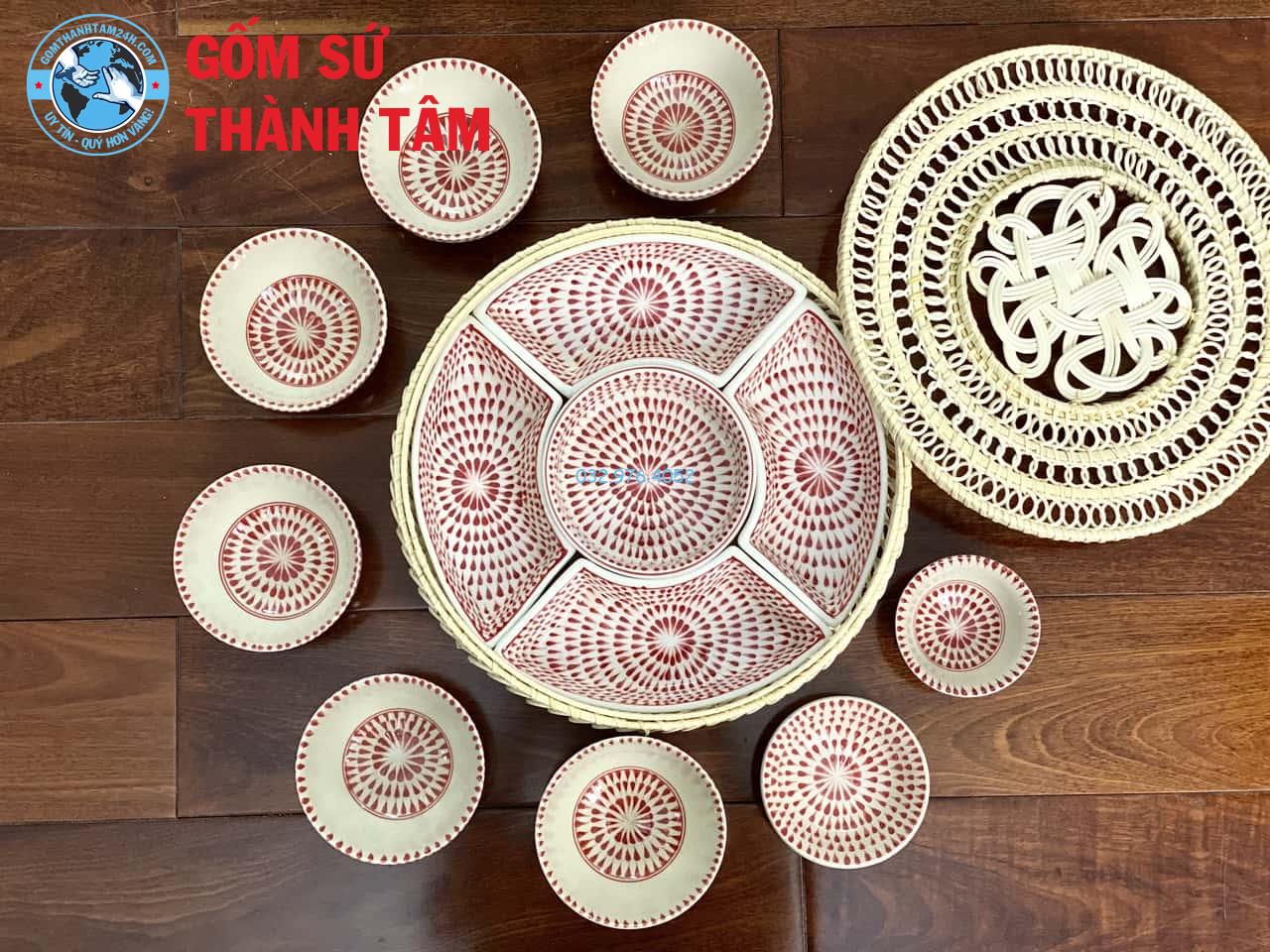 Khay đựng cơm đỏ