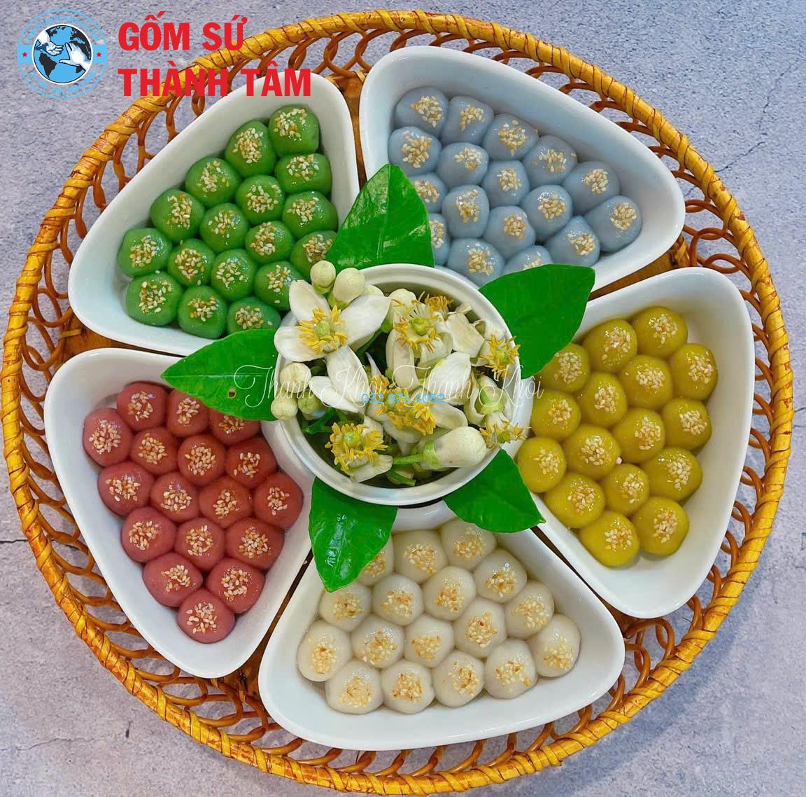 Khay đựng cơm trắng tinh