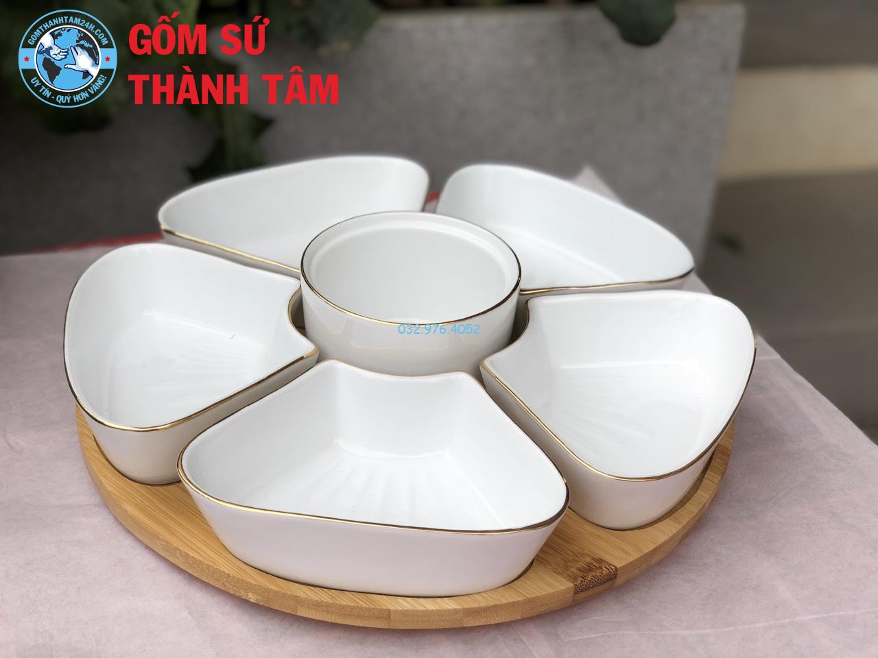 Khay đựng cơm trắng vàng kim