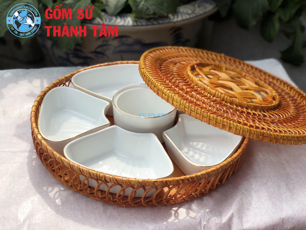 Khay đựng cơm trắng vàng kim