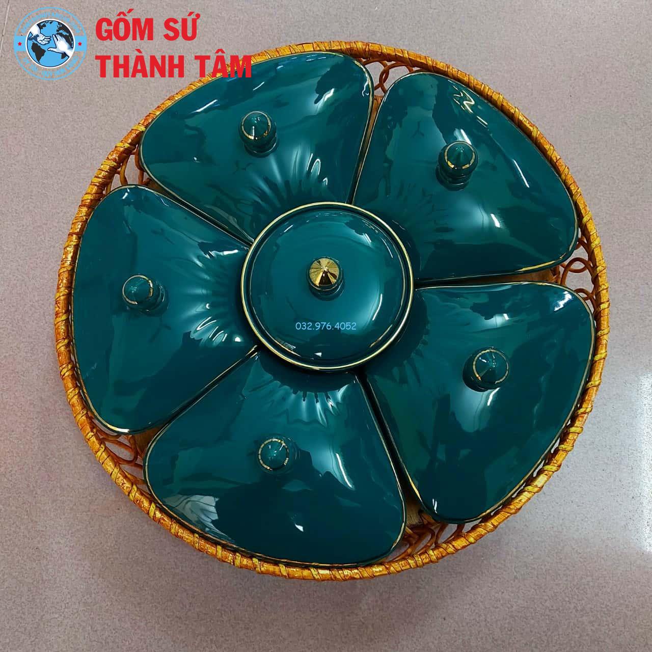Khay đựng cơm vàng kim