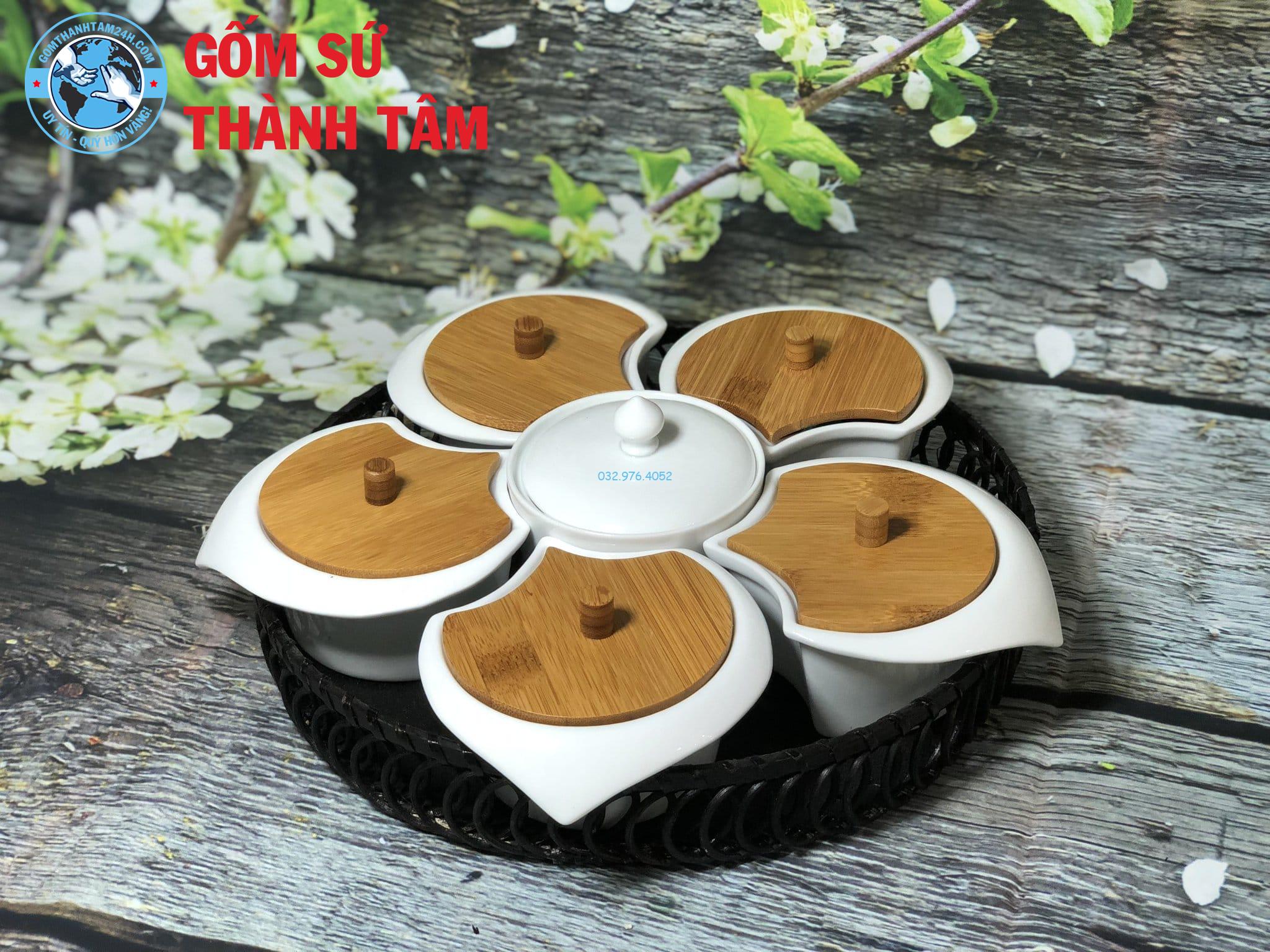Khay đựng mứt kẹo hoa mai nắp gỗ khay mây