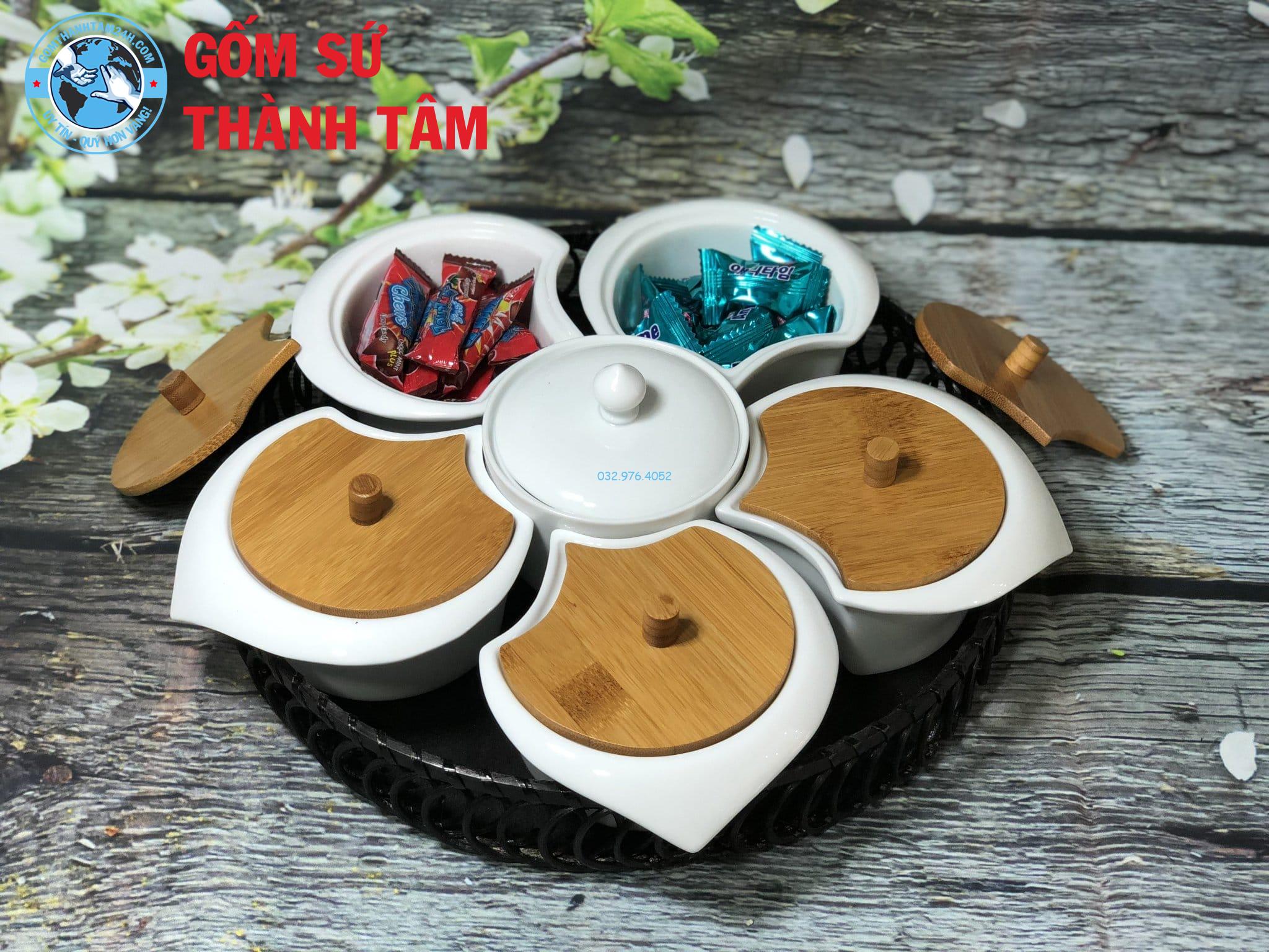 Khay đựng mứt kẹo hoa mai nắp gỗ khay mây