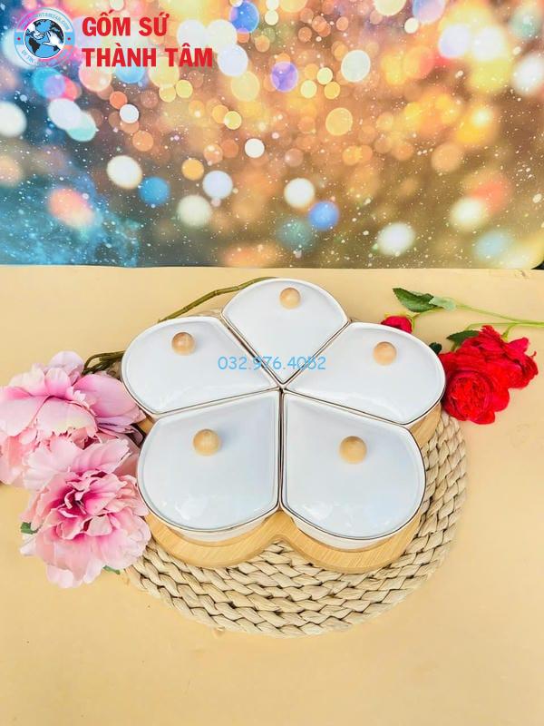 Khay đựng mứt kẹo hoa mai vàng kim