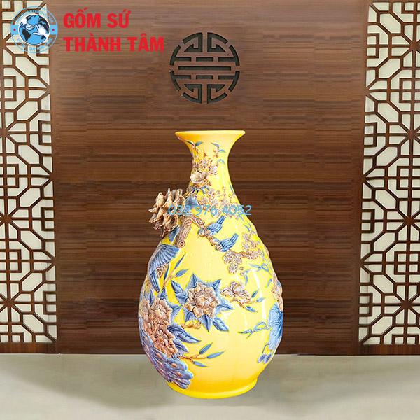 Lục Bình Tỳ Bà Đắp Nổi Men Vàng