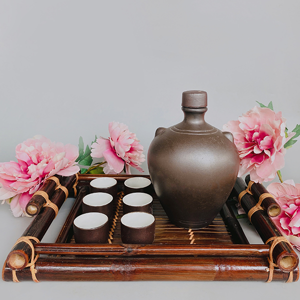 Nậm rượu vấu nâu đơn giản
