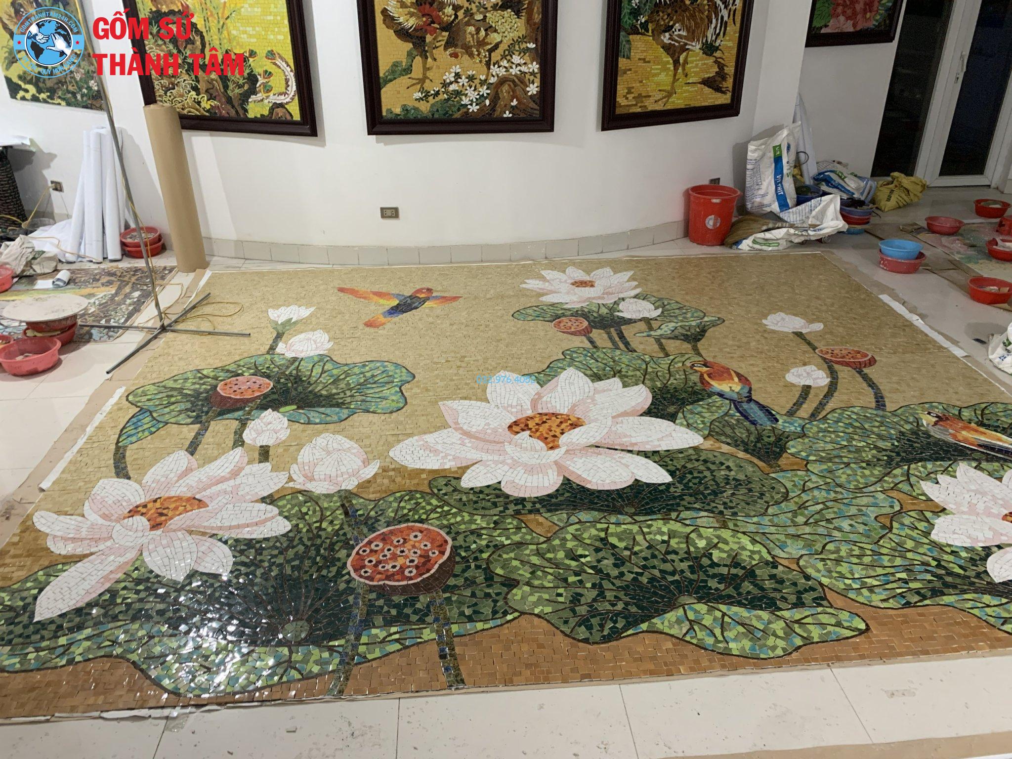 Tranh gốm Mosaic hoa sen mẫu 1