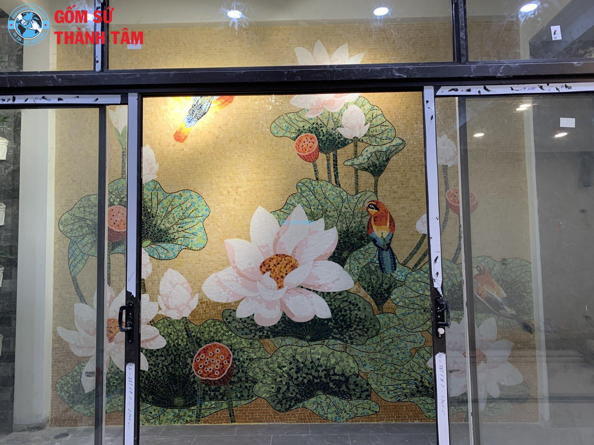 Tranh gốm Mosaic hoa sen mẫu 1