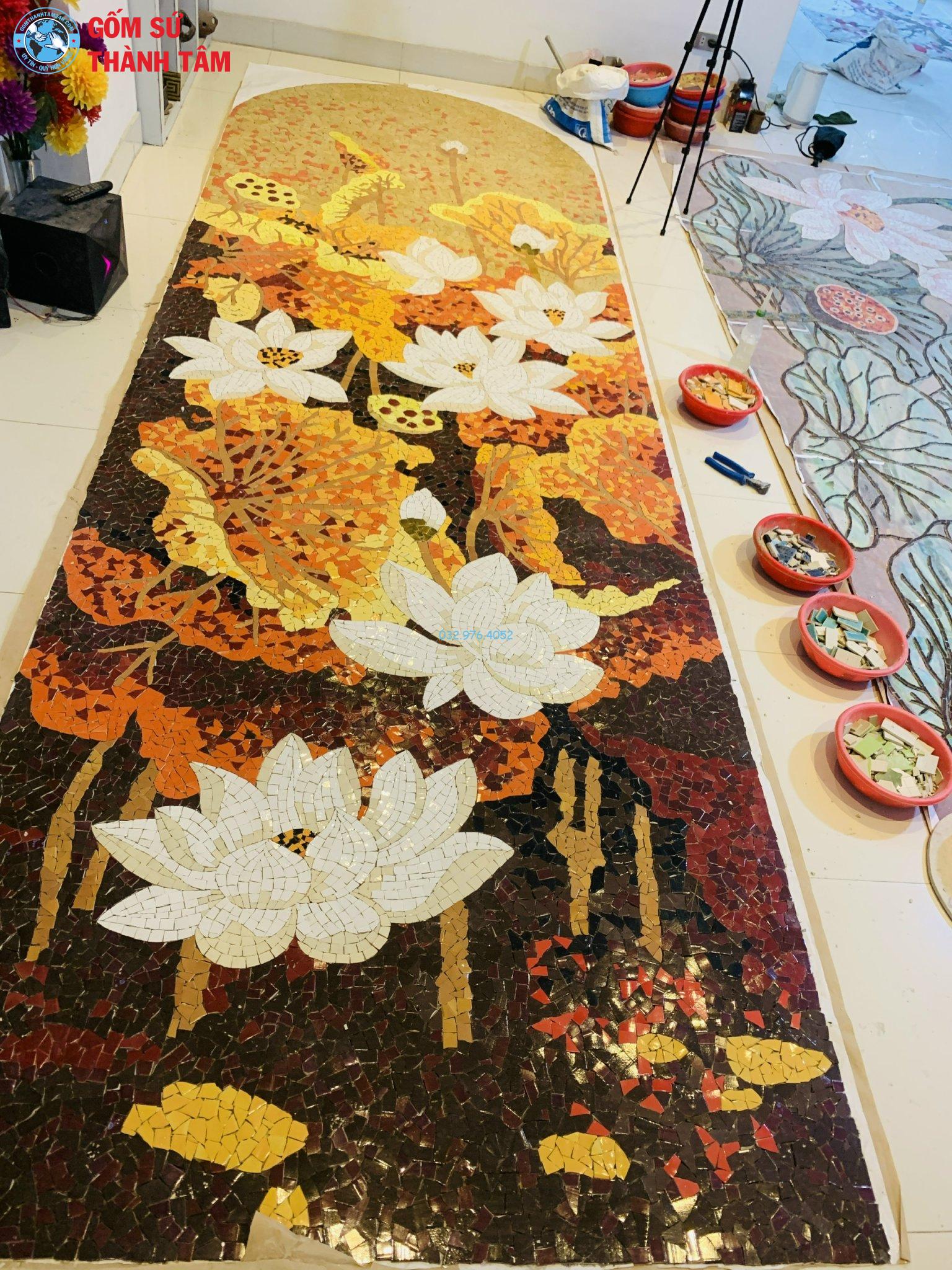 Tranh gốm Mosaic hoa sen mẫu 2