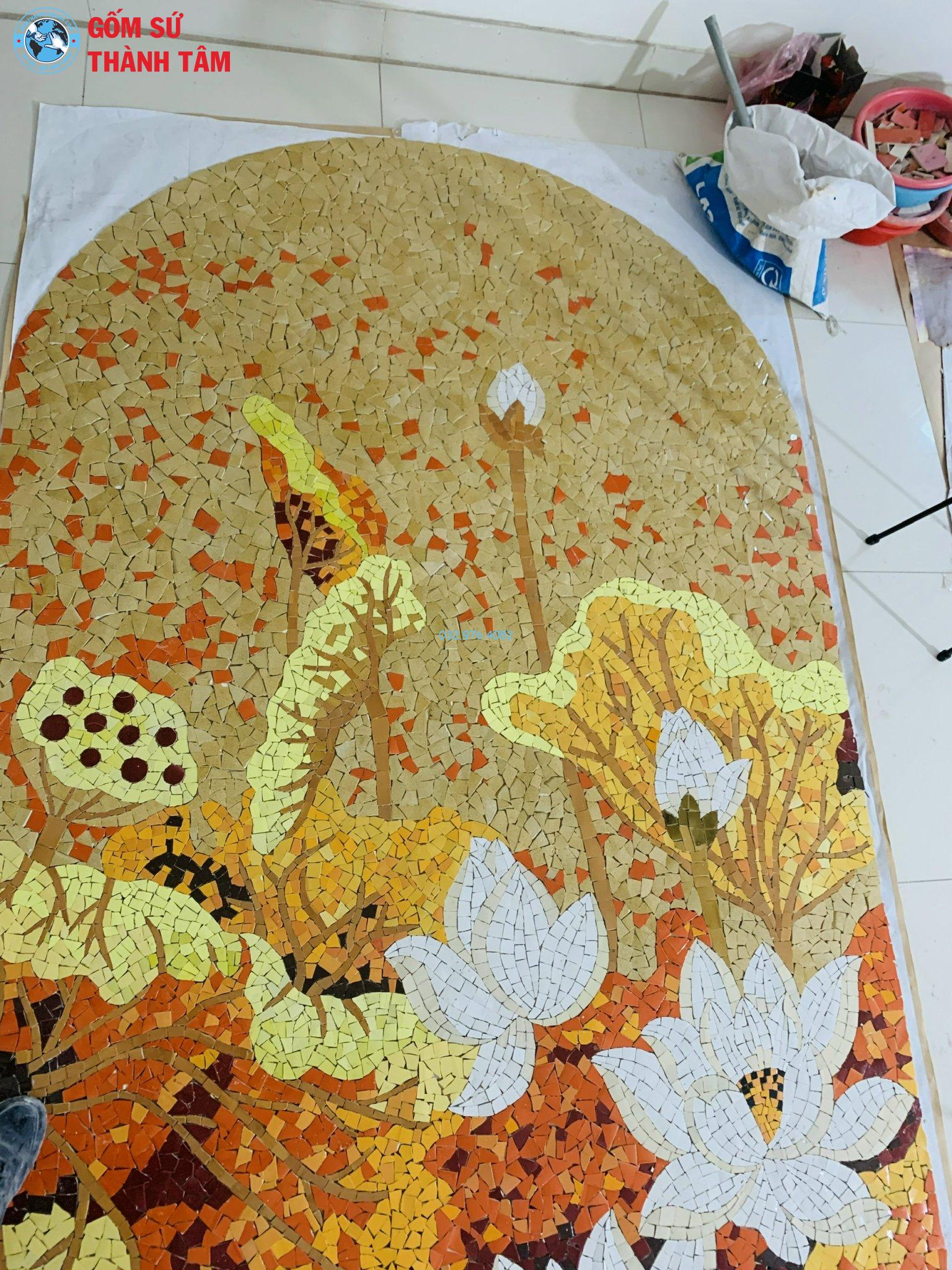 Tranh gốm Mosaic hoa sen mẫu 2