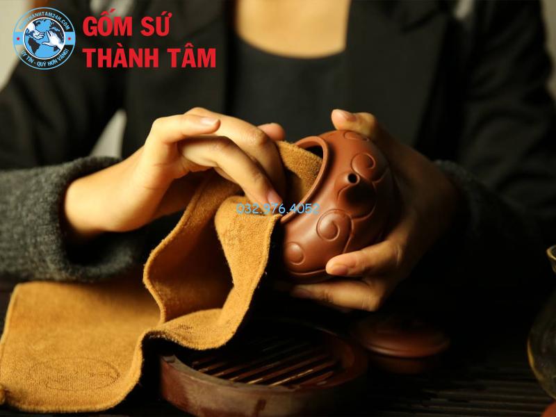 Ấm Tử Sa Cao Cấp: Nguồn Gốc, Đặc Điểm Và Cách Bảo Quản
