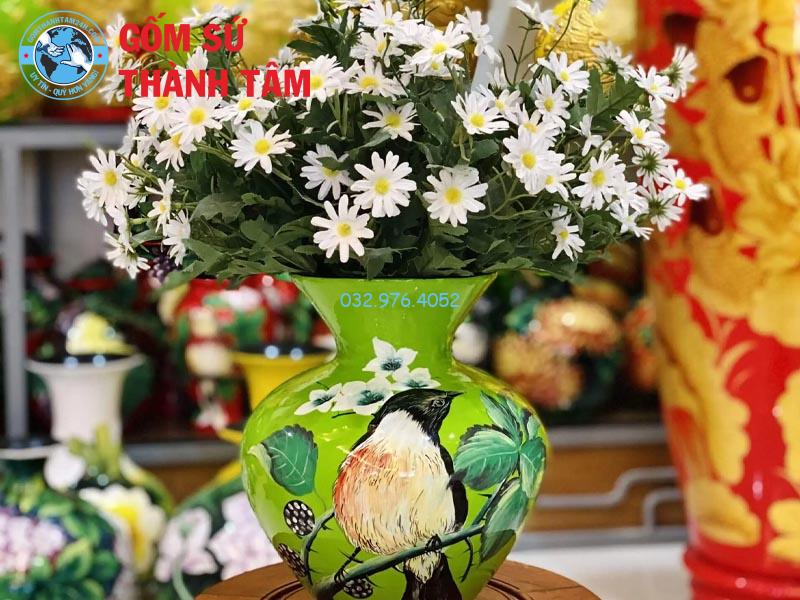 Bình hút lộc có cắm hoa được không? Lưu ý khi cắm hoa vào bình