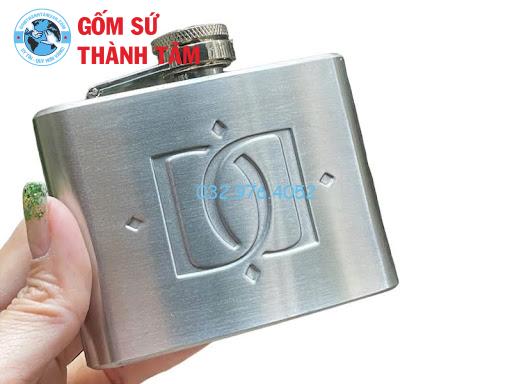 Bình rượu bằng inox cần được bảo quản ở nơi khô ráo, thoáng mát