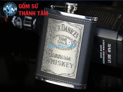 Các loại bình rượu mini có kích thước vô cùng nhỏ gọn
