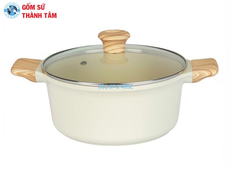 So sánh nồi nắp kính và nắp sứ 