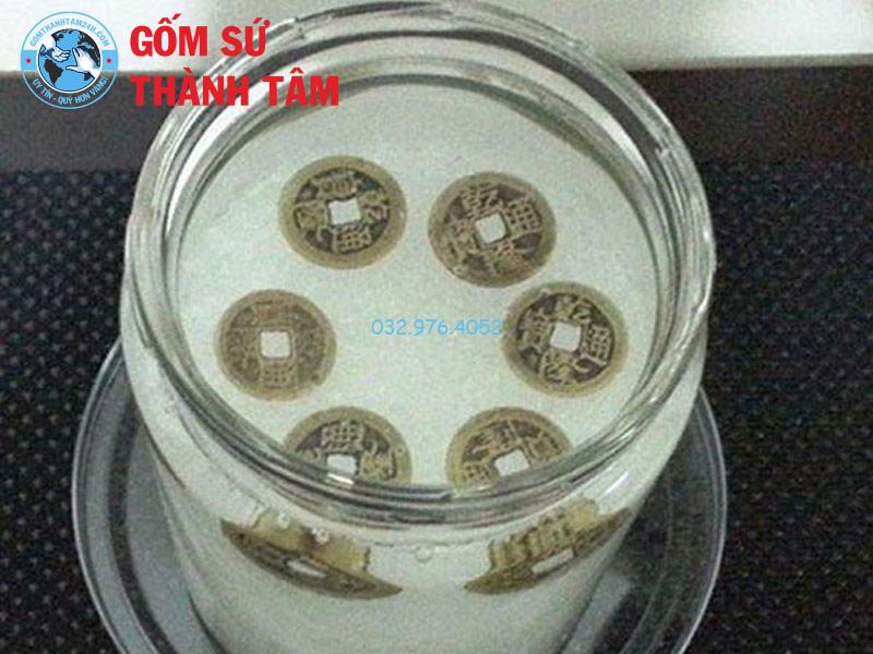 Muối và gạo là 2 vật phẩm cần thiết khi khai quang bình hút lộc