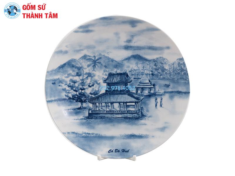 Đĩa sứ lưu niệm Huế giúp lưu giữ dấu ấn về Cố đô lịch sử và văn hóa