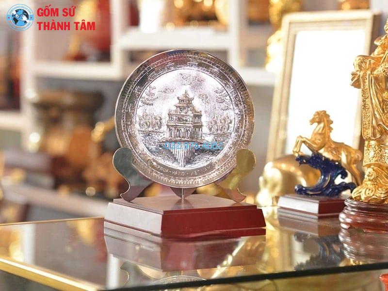 Đĩa sứ lưu niệm sự kiện – Quà tặng sang trọng, ý nghĩa