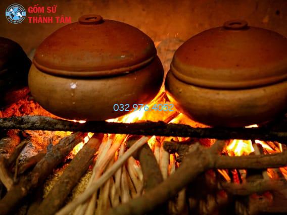 nồi đất kho cá bếp củi