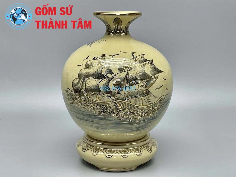 Tại Sao Phải Mua Bình Hút Lộc? Giải Mã Sức Hút Của Vật Phẩm Phong Thủy