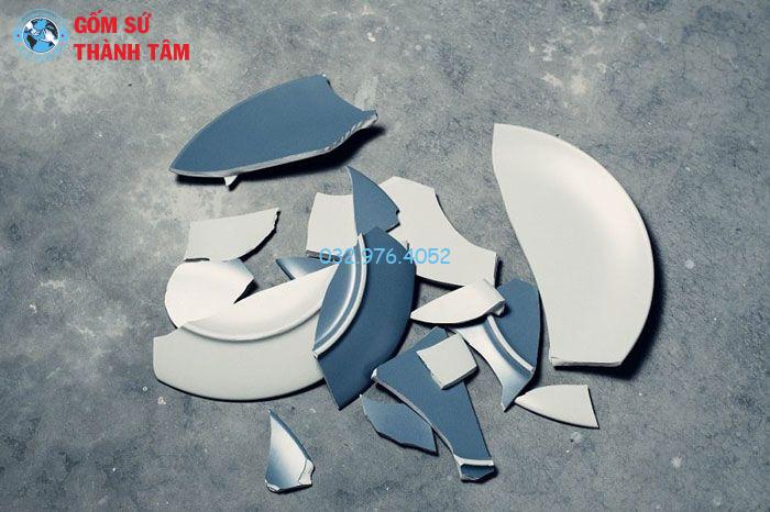 Vỡ đĩa là điềm gì? Giải mã điềm báo theo từng hoàn cảnh